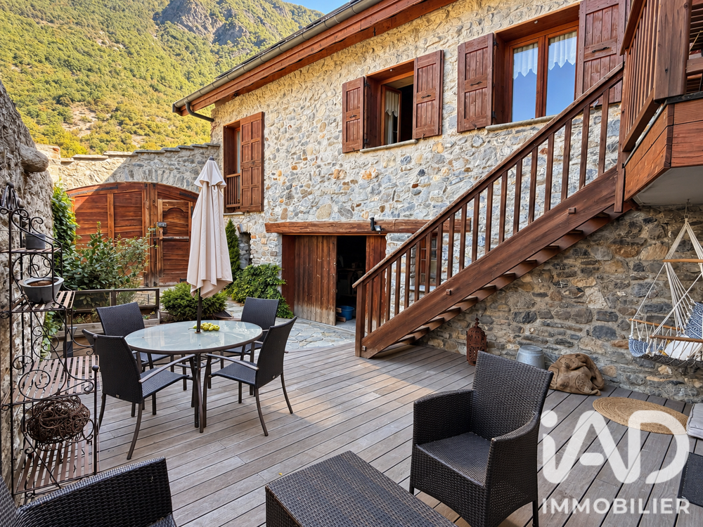 Vente Maison Vente Maison de village 8 pièces Saint-jean-de-maurienne