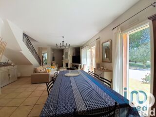  Maison à vendre 8 pièces 254 m²