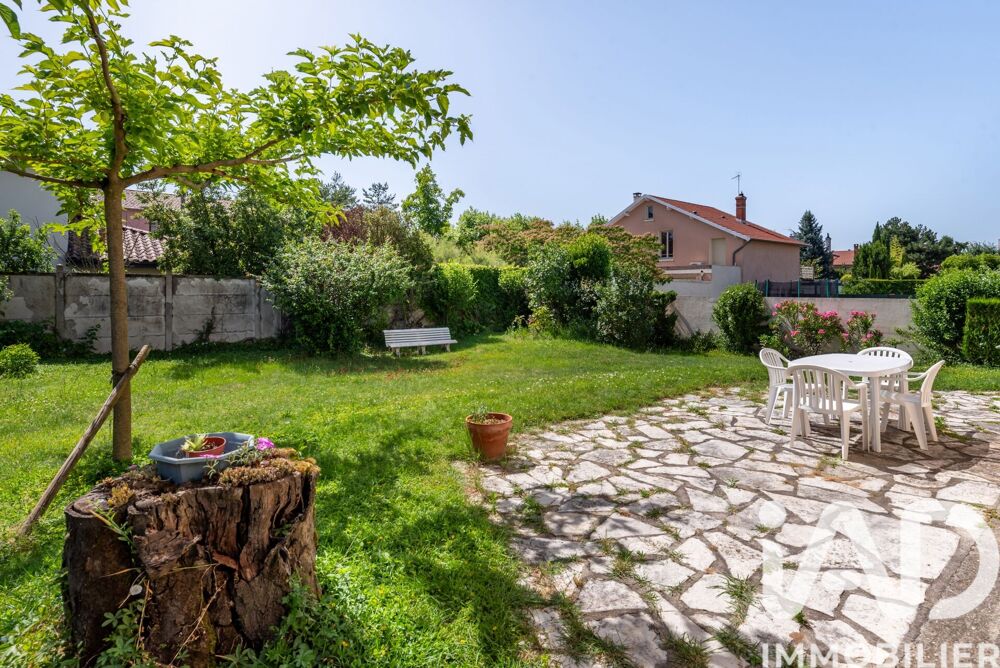 vente Maison - 7 pièce(s) - 198 m² Bron (69500)