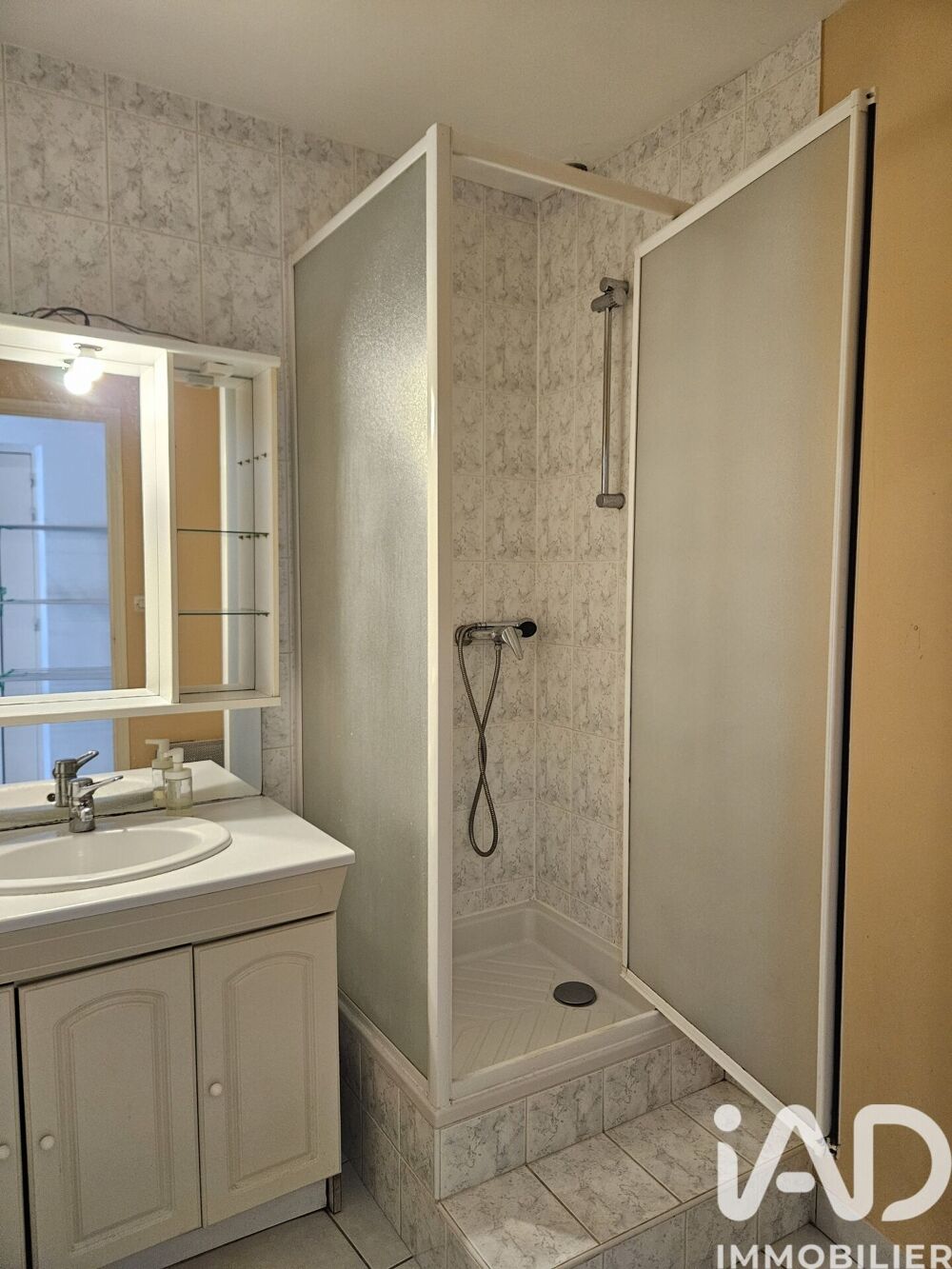 vente Maison - 5 pièce(s) - 124 m² Saint-Bonnet-sur-Gironde (17150)