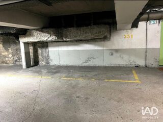  Parking / Garage à louer 10 m²