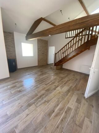  Appartement à louer 4 pièces 80 m²