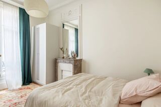  Appartement à louer 4 pièces 141 m²