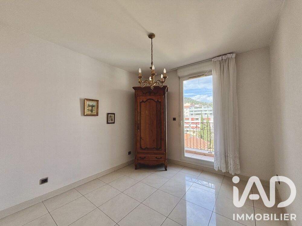 à vendre  Appartement Hyères (83400)