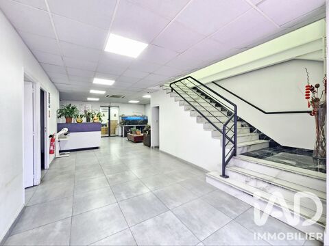   Vente Boutique/Local commercial 1 749 m&sup2; 