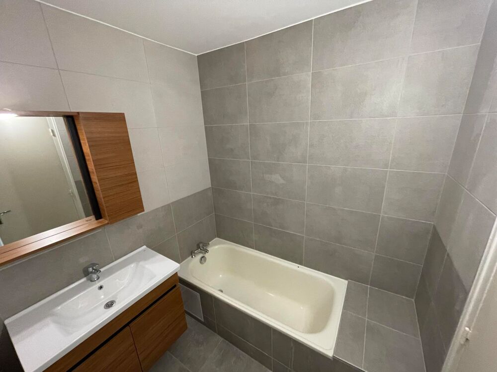 location Appartement - 3 pièce(s) - 81 m² Seyssinet-Pariset (38170)