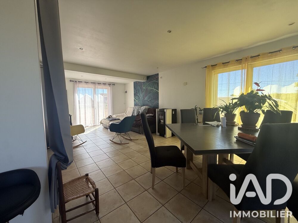 Vente Maison Vente Maison traditionnelle 6 pièces Saint-rémy-en-rollat