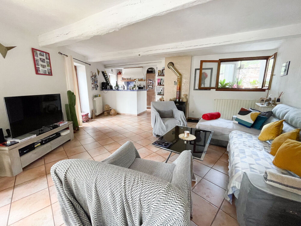 Sospel, à vendre, charmant et spacieux appartement.
