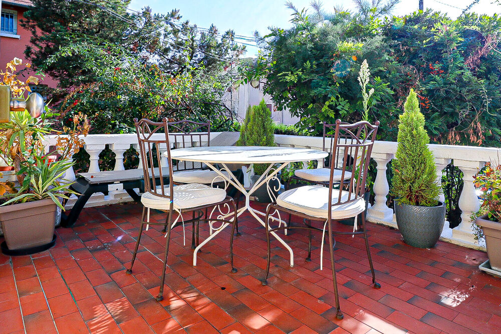 Vente Maison Maison de famille avec deux T2 indépendants, jardin et 417 m² de terrain – Noisy-le-Grand Noisy-le-grand