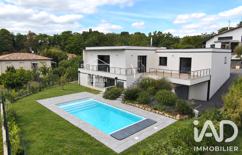   Vente Maison/villa 8 pièces Maison - 8 pièce(s) - 247 m²