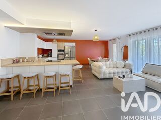  Appartement à louer 4 pièces 96 m²