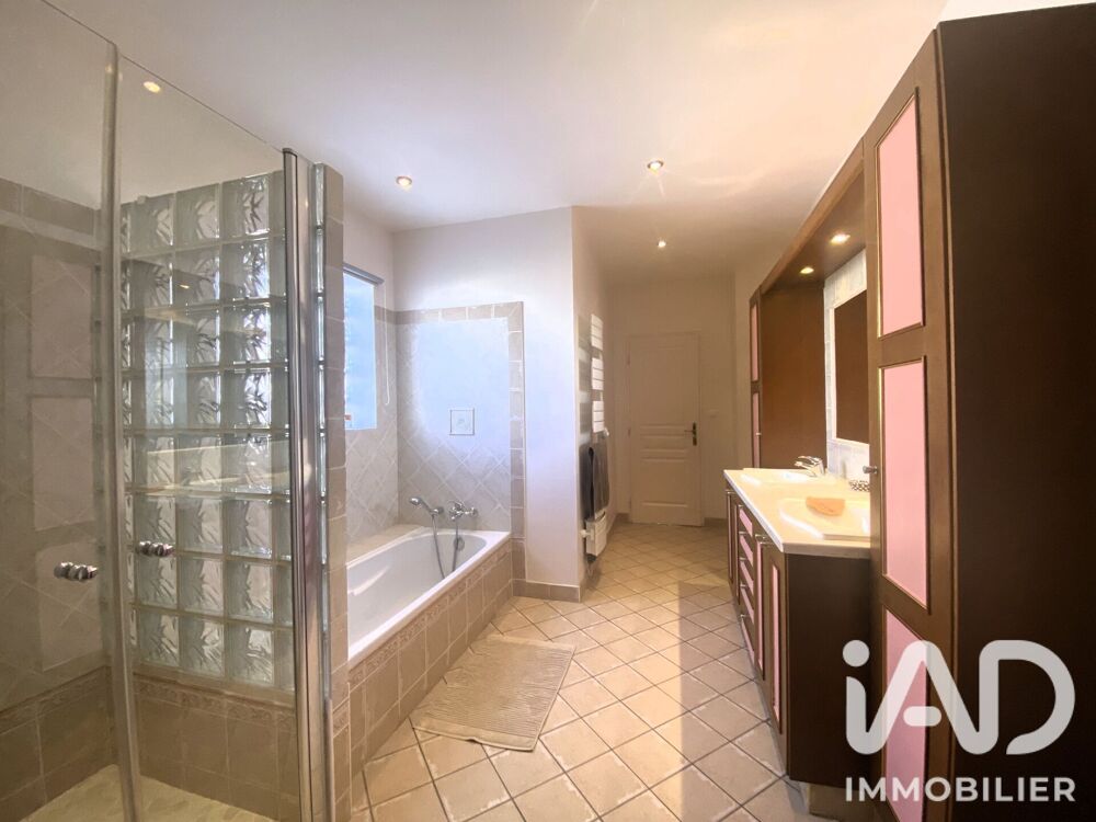 à vendre  Maison L'Isle-sur-la-Sorgue (84800)