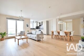  Appartement à louer 3 pièces 77 m²
