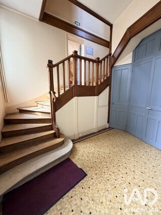  Immeuble à vendre 710 m²