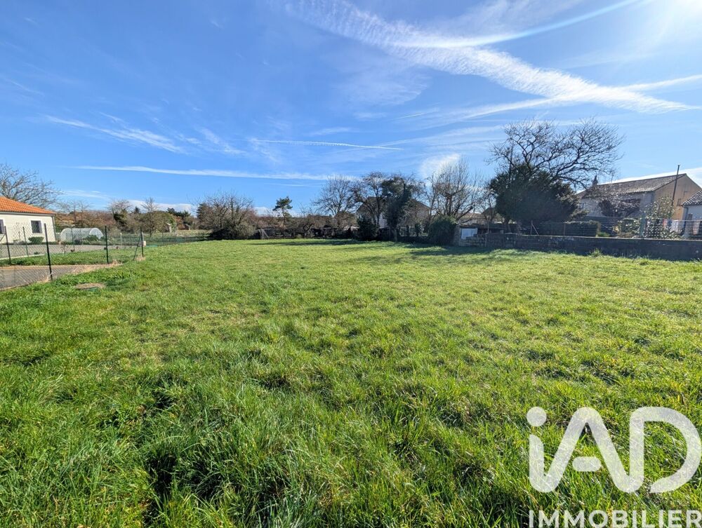 Vente Terrain Vente Terrain à bâtir 1 072 m&sup2; Lussac-les-châteaux