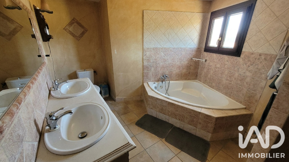 à vendre  Maison Ménerbes (84560)