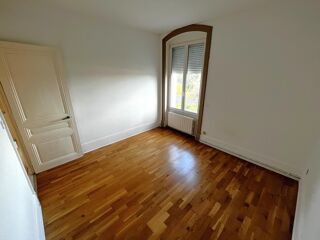  Appartement à louer 3 pièces 75 m²