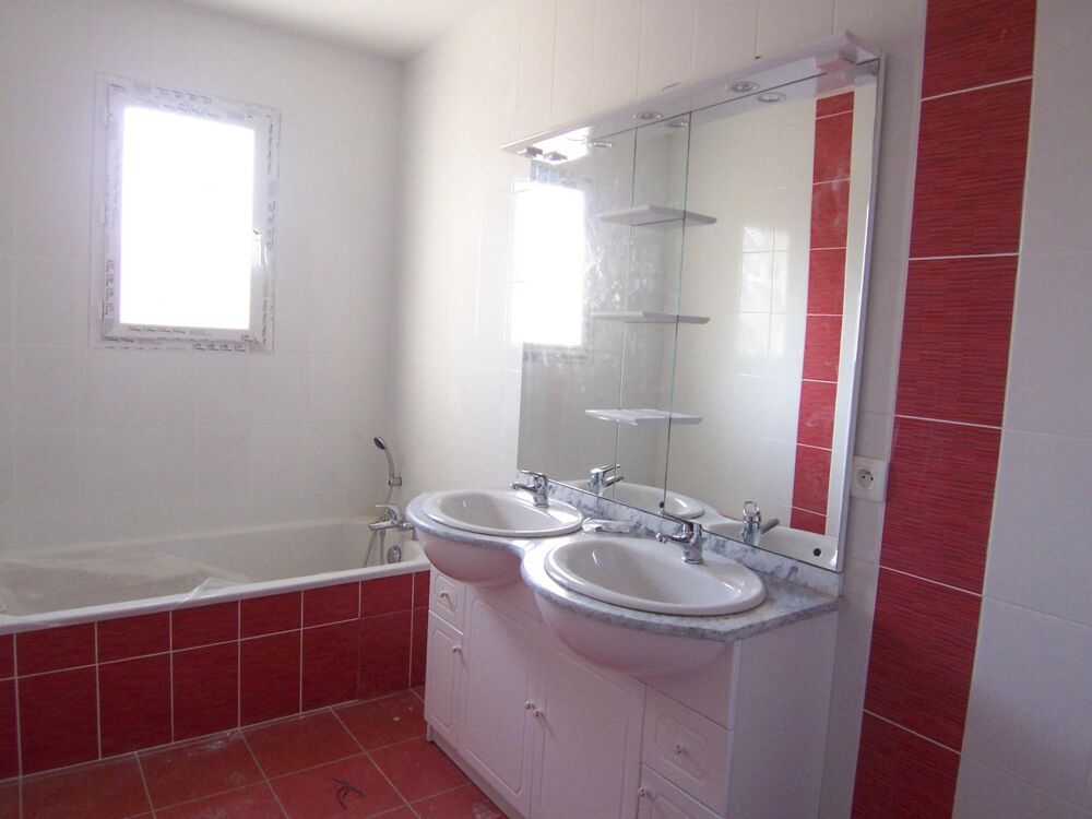 location Maison - 5 pièce(s) - 120 m² La Tour-de-Salvagny (69890)