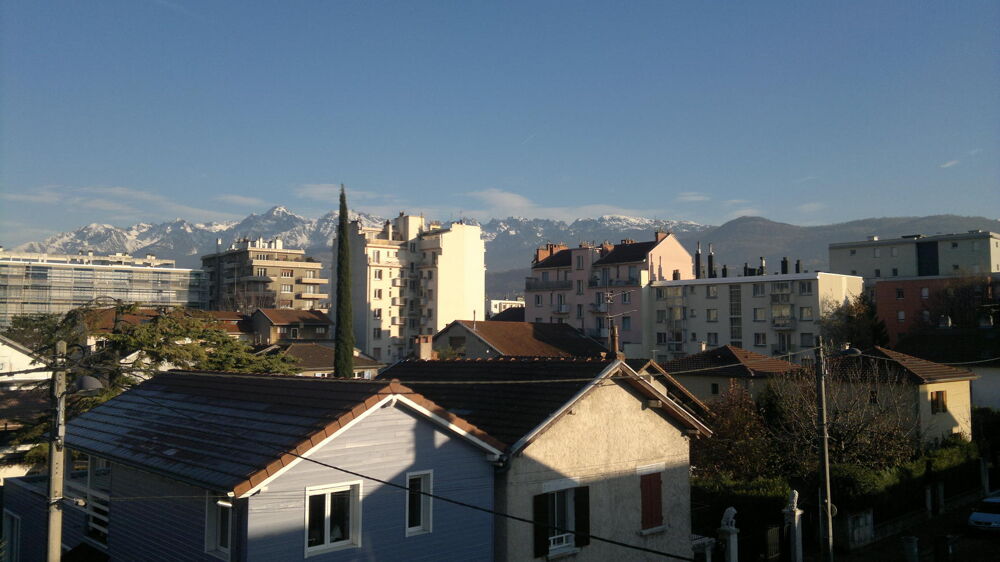 GRENOBLE, 20 Rue Nicolet, dans petite copropriété de deu....
