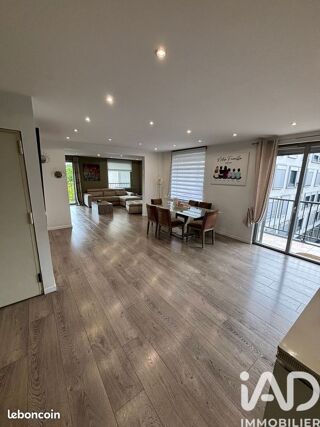  Appartement à louer 6 pièces 130 m²