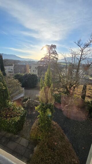  Appartement à louer 3 pièces 76 m²