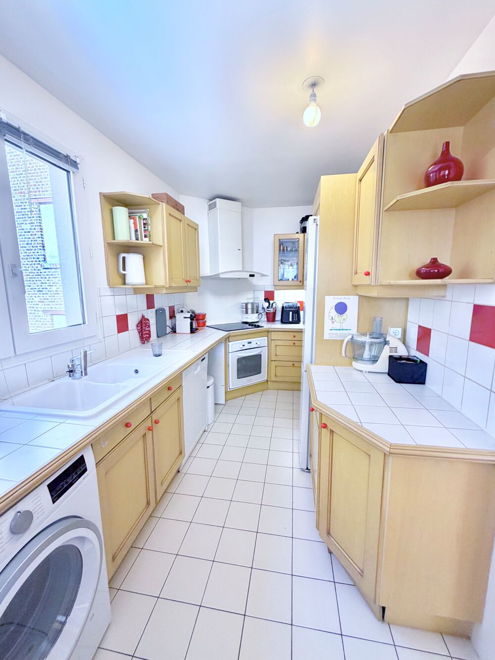 Vente Appartement Appartement 3 pièces avec deux balcons cave et parking Paris 20