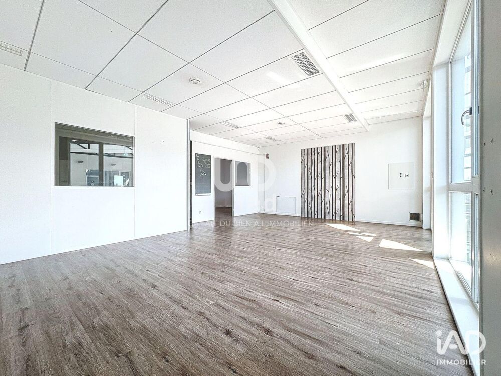   Location Bureaux 94 m&sup2; Saint-priest