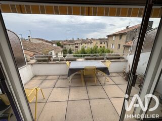  Appartement à louer 4 pièces 104 m²