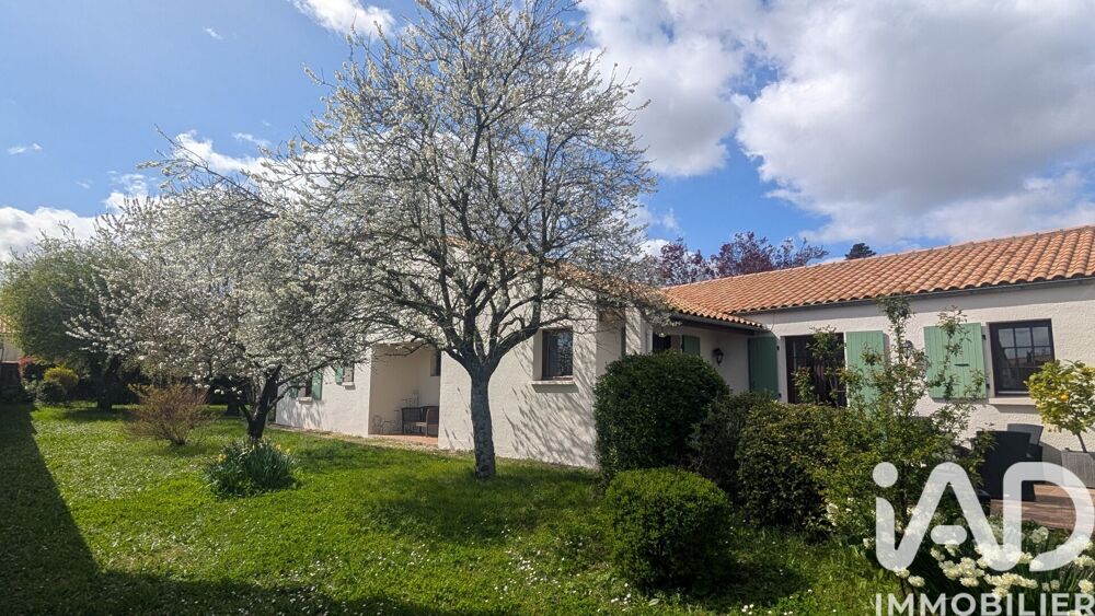 Maison 6 pièces 137 m² · à Sainte-Soulle · 137 m² · 390 000 €
