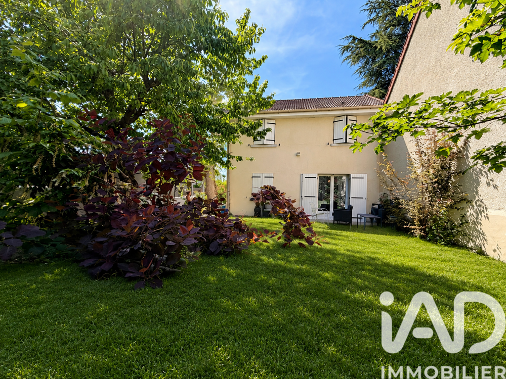 Vente Maison Vente Maison traditionnelle 9 pièces Bry-sur-marne