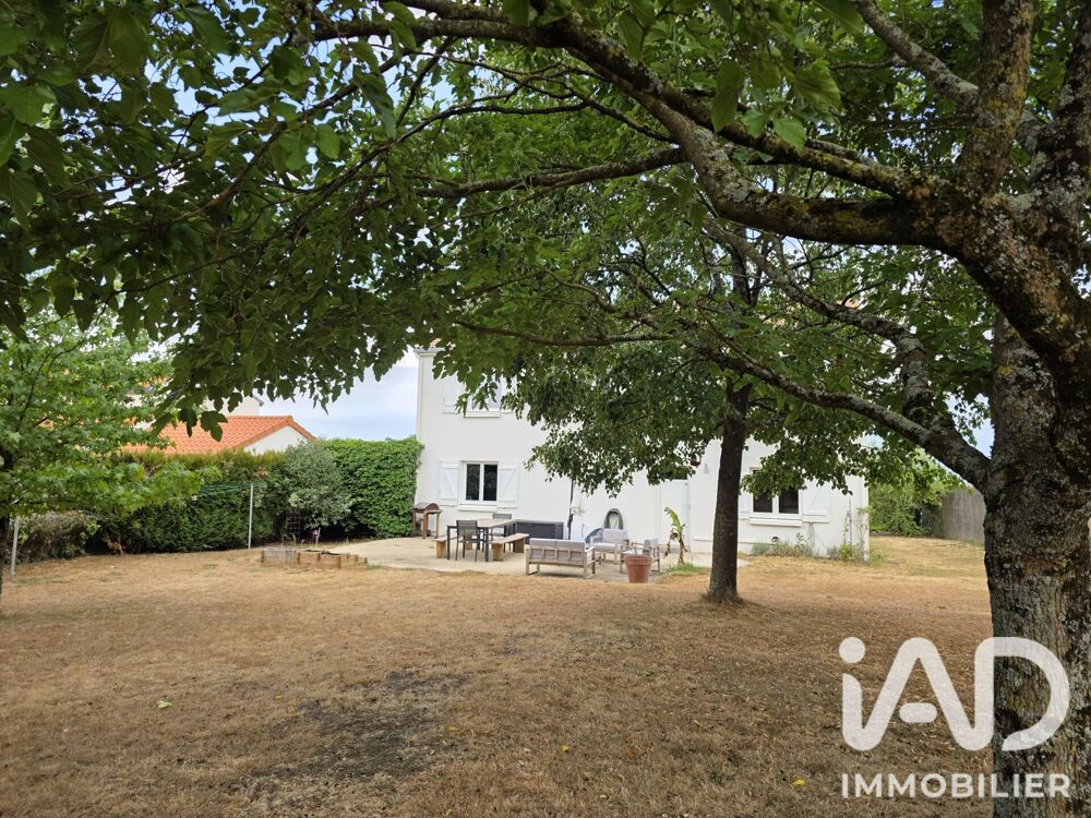 Maison 5 pièces 131 m² · à Le Landreau · 131 m² · 285 000 €