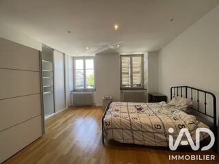  Appartement à louer 4 pièces 137 m²