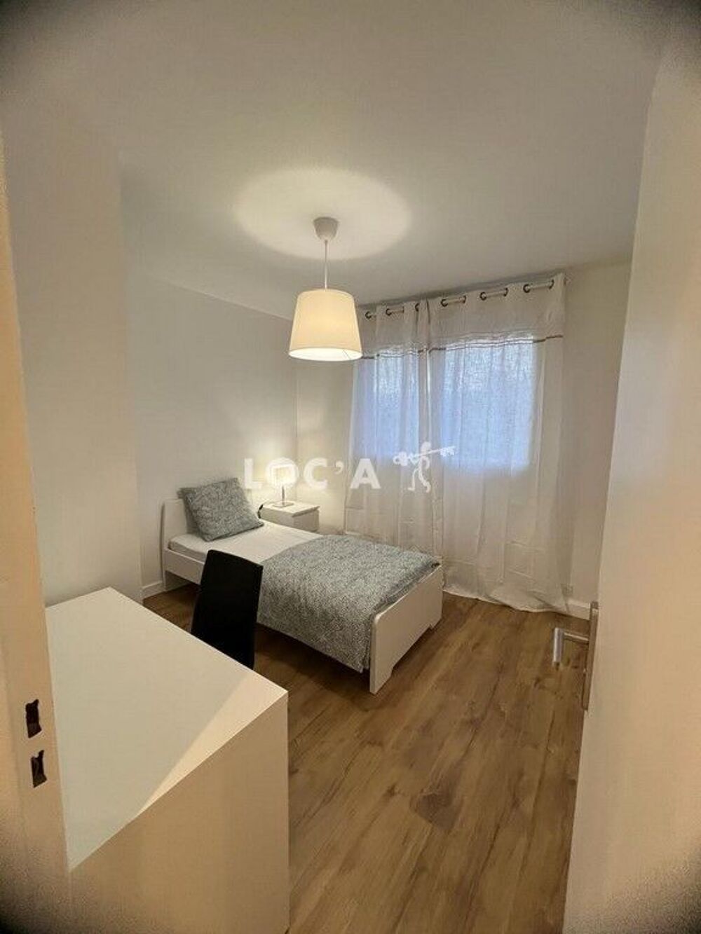 600€ CC / Mois LAURENT BONNEVAY chambre meublée ttes cha....