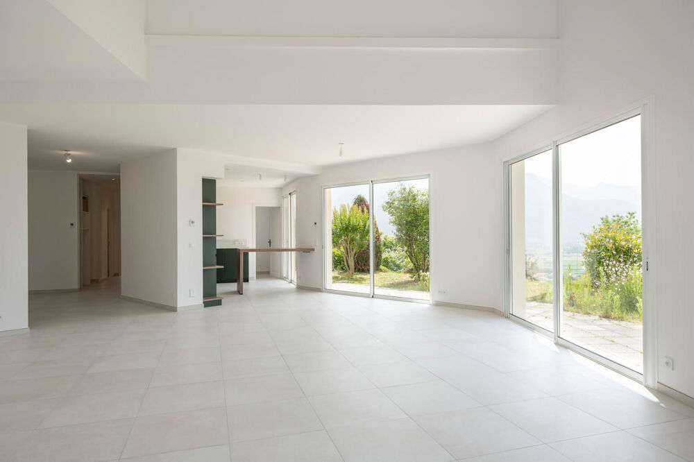 vente Maison - 7 pièce(s) - 236 m² Saint-Jean-de-Moirans (38430)