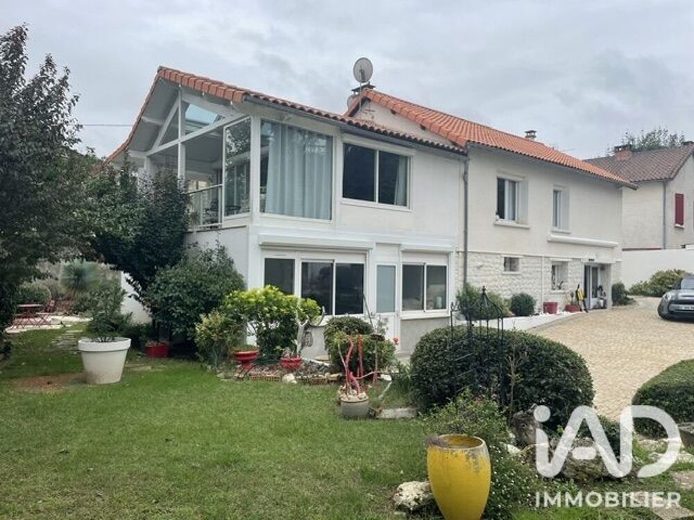 Vente Maison Vente Maison/villa 7 pièces Poitiers
