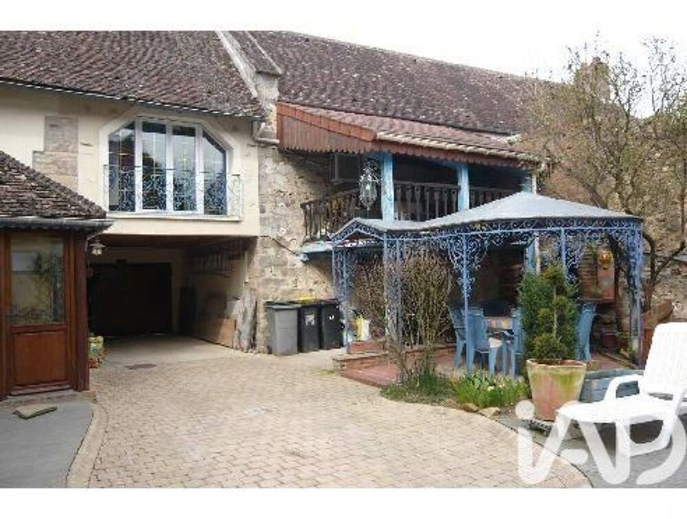 Maison 7 pièces 152 m² · à Chalautre-la-Grande · 152 m² · 210 000 €