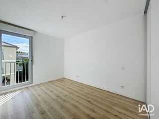 Appartement à louer 4 pièces 82 m²