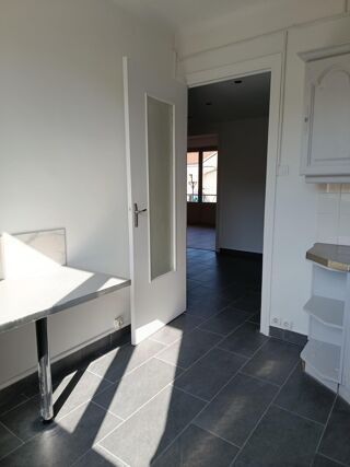 Appartement à louer 3 pièces 64 m²