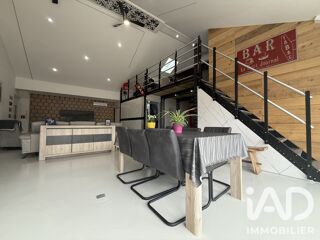  Immeuble à vendre 2611 m²