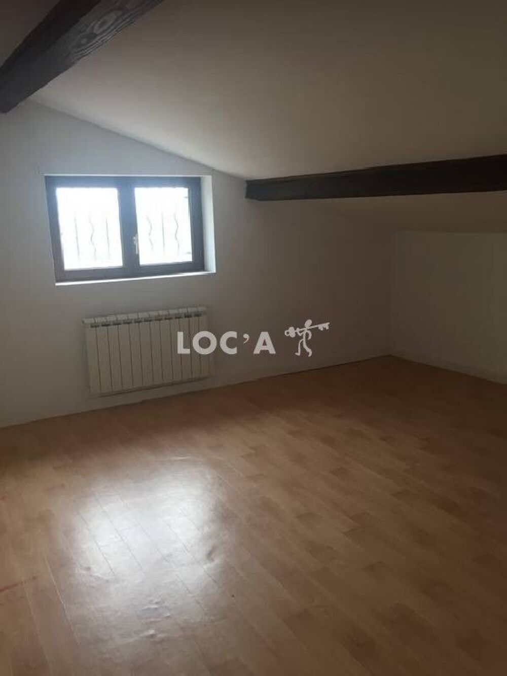 750€ CC / Mois A SAISIR DE SUITE AU CENTRE DU VILLAGE ....