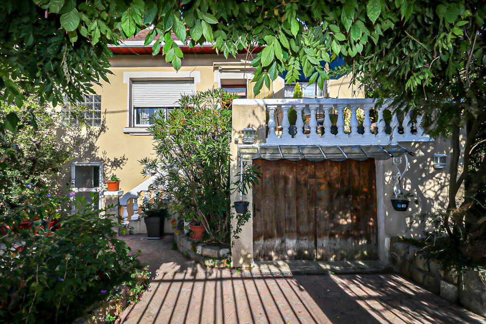 Vente Maison Maison de famille avec deux T2 indépendants, jardin et 417 m² de terrain – Noisy-le-Grand Noisy-le-grand