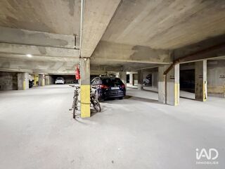  Parking / Garage à vendre 2020 m²