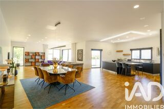  Maison à vendre 8 pièces 215 m²