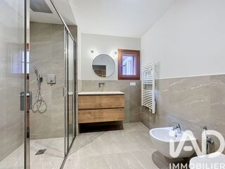  Maison à louer 8 pièces 348 m²