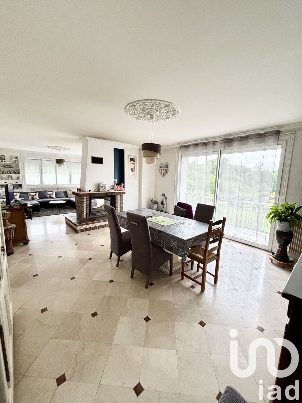 Vente Maison Vente Maison/villa 11 pièces Montholon