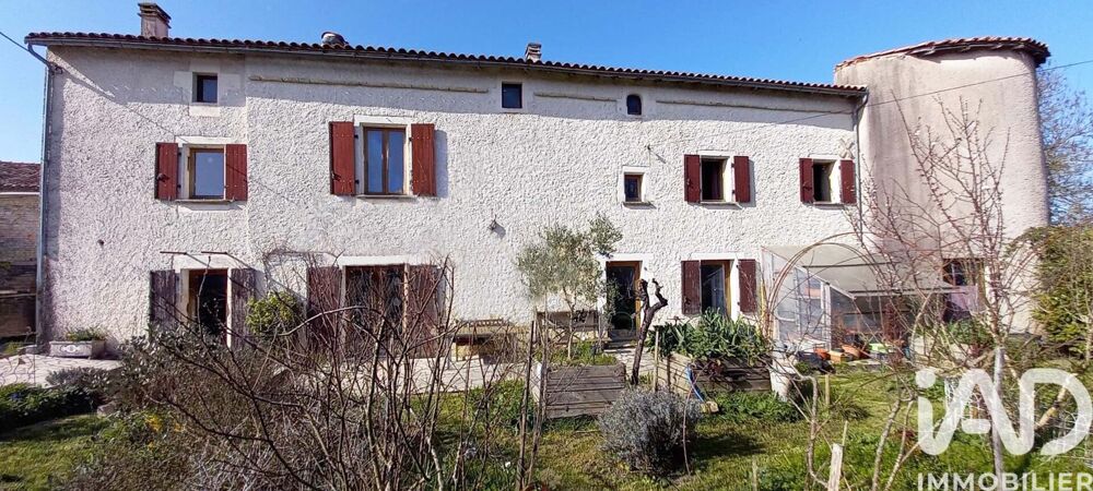 Maison 8 pièces 211 m² · à Beauvoir-sur-Niort · 211 m² · 232 000 €