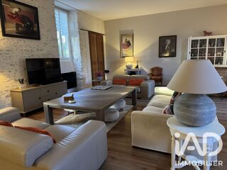  Maison à louer 7 pièces 215 m²