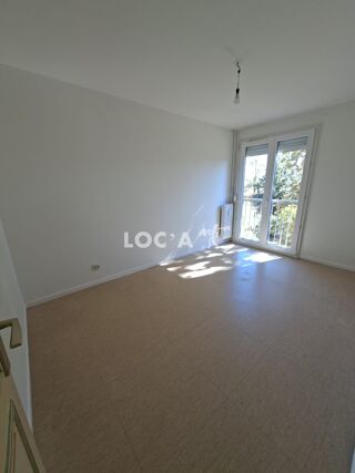  Appartement à louer 4 pièces 70 m²