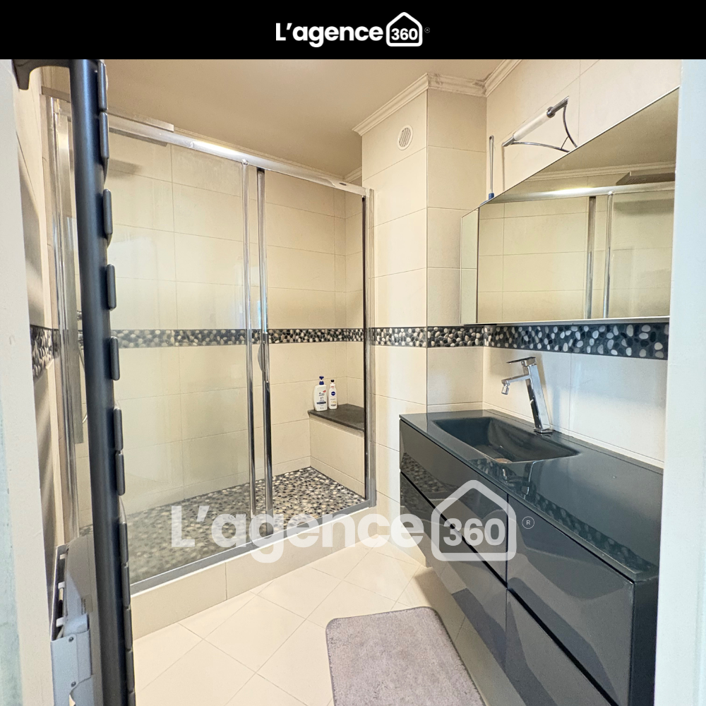 Location Appartement Appartement, 3 pièces, balcon, parking - Courbevoie Courbevoie