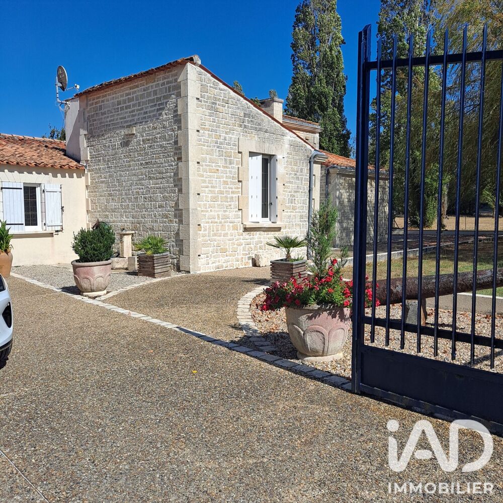 Maison 7 pièces 210 m² · à Tonnay-Charente · 210 m² · 496 000 €